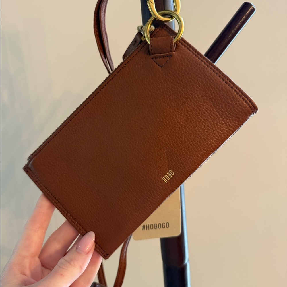 NWT HOBO GO Tour Leather Zip Pouch Wristlet Clutch - Cognac Brown